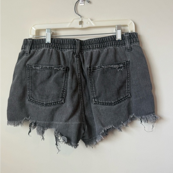 Aerie Charcoal Frayed lightweight denim Shorts size medium - Picture 2 of 5